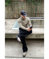 Ribbed incision hood zip-up