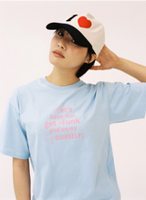 カーリーテキストTシャツ - ライトブルー