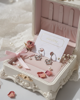 [VIVIZ ウナ Piercing] プレッツェル ハギーズ ピアス - Silver Color