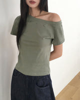 シャシャスタッデッドリベットアンバランシードオフショルダーショートスリーブTシャツ