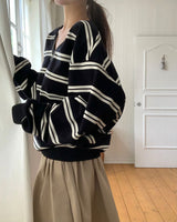 [ORIGINAL] Soy Stripe V-Neck Oversized Sweatshirt