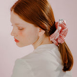 SIMPLE SHINY SCRUNCHIE (PINK)