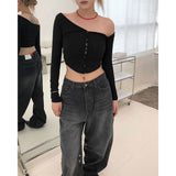 ワンオフショルダーTシャツ