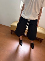 curve bermuda pants