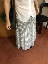 Flow check skirt