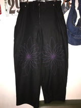 ワイルドフラワーステッチパンツ _ ブラック＆パープル