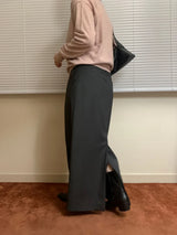 Semi long skirt