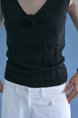 T/T Corsage sleeveless top (black)