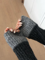 Mars Color Matching Double Button V-Neck Knit