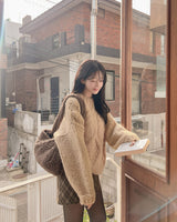 Wool loose cable knit
