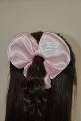 SATIN HEART SCRUNCHIE (BABY PINK)