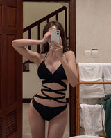Hellaine strap bikini