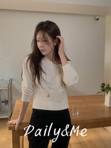 V-neck shoulder knitwear
