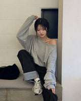  Kya off-shoulder man-to-man