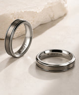 NR-305 Minimal Curve Line Couple Ring