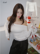 オフショルダーレースストラップロングスリーブTシャツ
