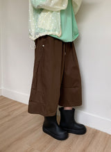 [unisex]マド カット ピンタック ワイド バンディング バーミューダ パンツ