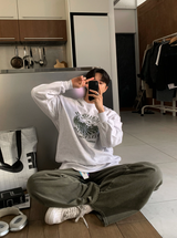 No-Mace Shannon Print Semi Overfit Sweatshirt