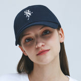 セリフレイヤードシンボルキャップ(NAVY)