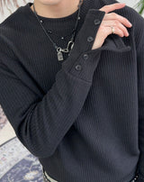 Leaf lip button long sleeve