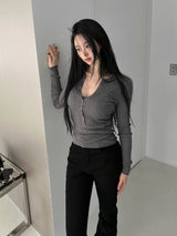 Button Slim V-Neck Knit