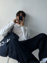 アーロンモーデンエッセンシャルセミクロッピードロングスリーブTシャツ