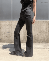 ブラック レール ピンストライプ ブーツカット ロングパンツ (Black)