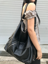 ビッグショルダークロスバックパック