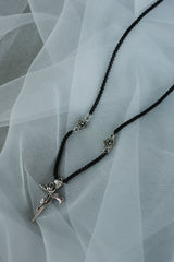 black chic cross necklace | 블랙 체인 장미 십자가 목걸이