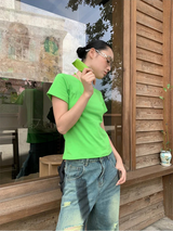 カラーバックストラップラウンドショートスリーブTシャツ