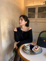 【MADE】フルカシミヤアンバランスオフショルダーニット