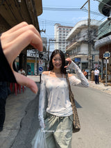アイテムスパンオフショルダーロングスリーブtシャツ