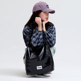GLOSSY SHOULDER BAG