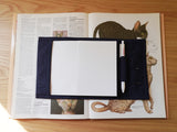 [Pre-Order : 4/30~] Cosymosy コージーボタンノート- Indigo