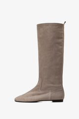 WRINKLE BOOTS IN OAT MILK