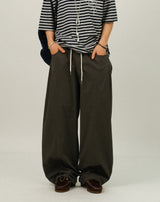 BEE Curved Line Pin-tuck Balloon Pants