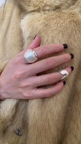 Horse shoe ring