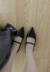 RIBBON STRAP POINTED FLAT SHOES (3COLORS!)