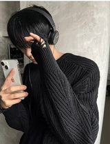 "Stepping Cable Damage Knit "