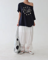 スターレタリングオフショルダーボクシー半袖Tシャツ