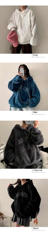 Rugle lettering fur embroidered hoodie