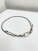レザーチェーンレイヤードカラビナネックレス