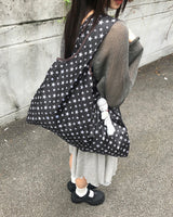 ニエンスターパターンナイロンビッグショルダーバッグ