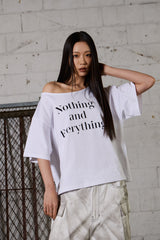 レタリング オーバーサイズ ワンショルダー Tシャツ-ホワイト