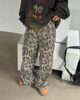 [UNISEX] ミッキーライセンスピグメントスウェットシャツ (Overfit Boxy Unisex Printed)