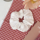WHITE LACE SCRUNCHIE
