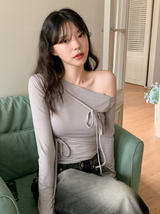 Ribbon Strap One Shoulder Slim T-Shirt (3color)