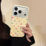 ドーパミン カラー ポルカドット ソフト アイフォン ケース (iPhone 13–17 Series)