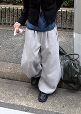 カーブドラインスウェットパンツ