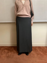 Semi long skirt